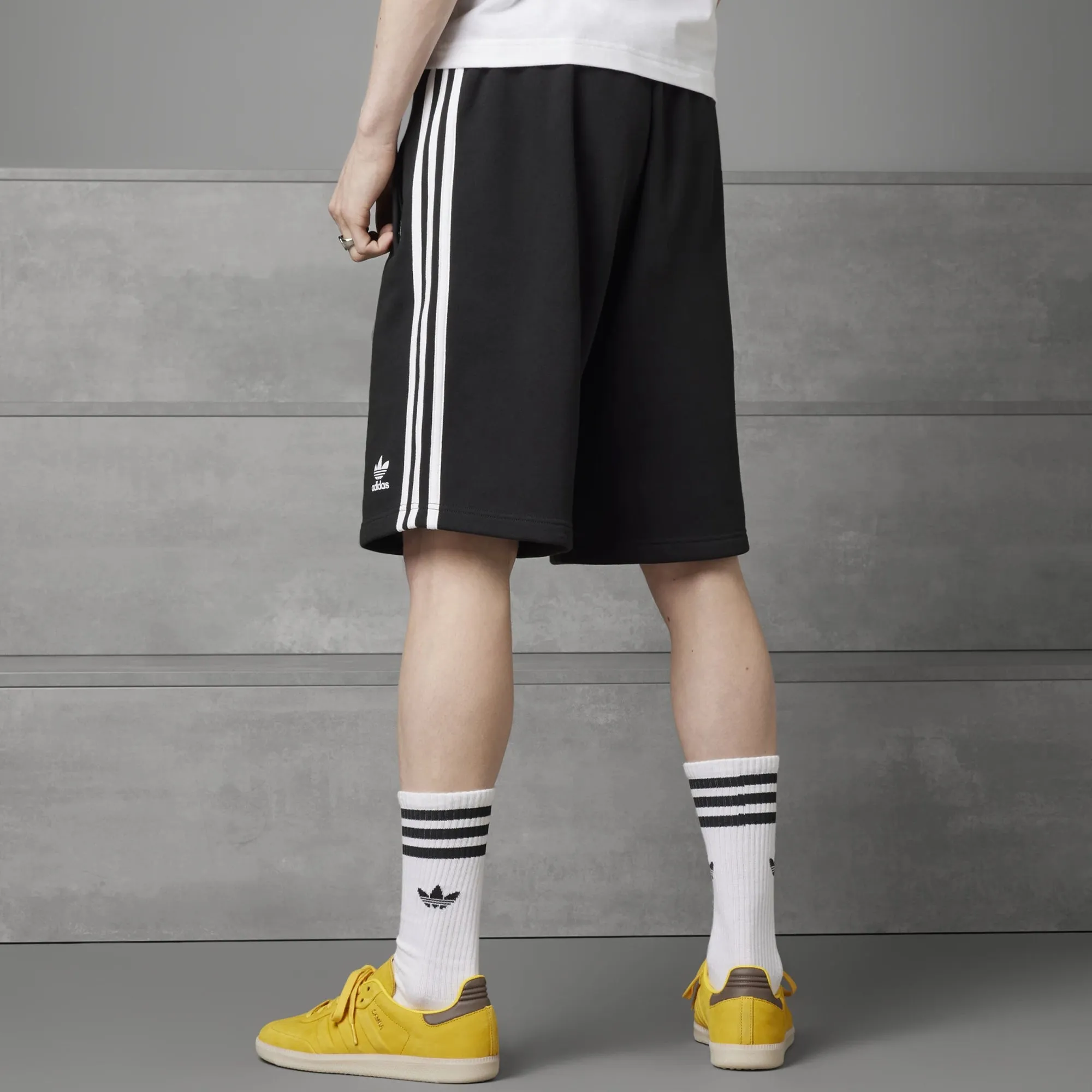 Adidas Originals | MANCHESTER UNITED OG SWEAT SHORTS  { BLACK