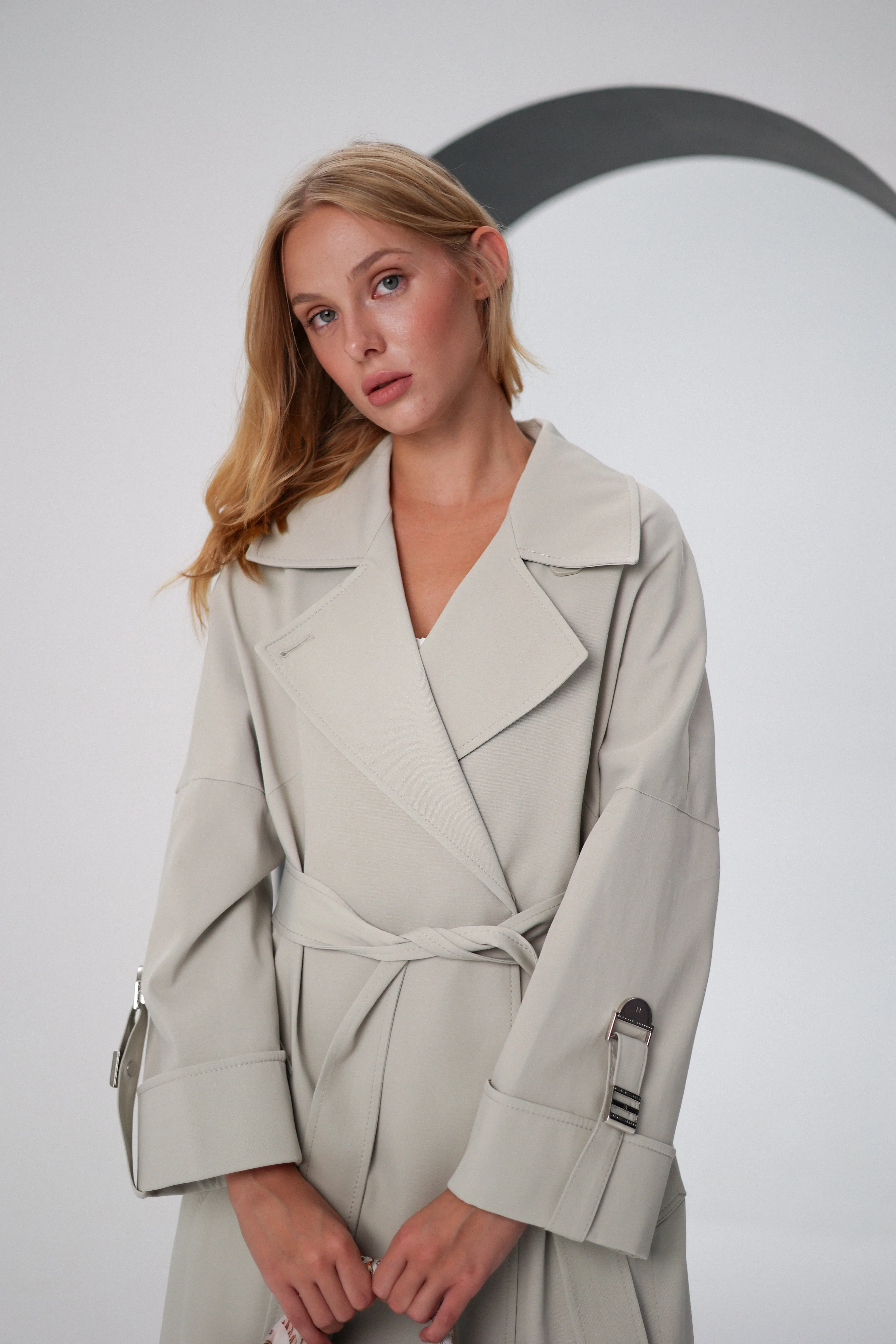 Aire Trench Coat in Dove