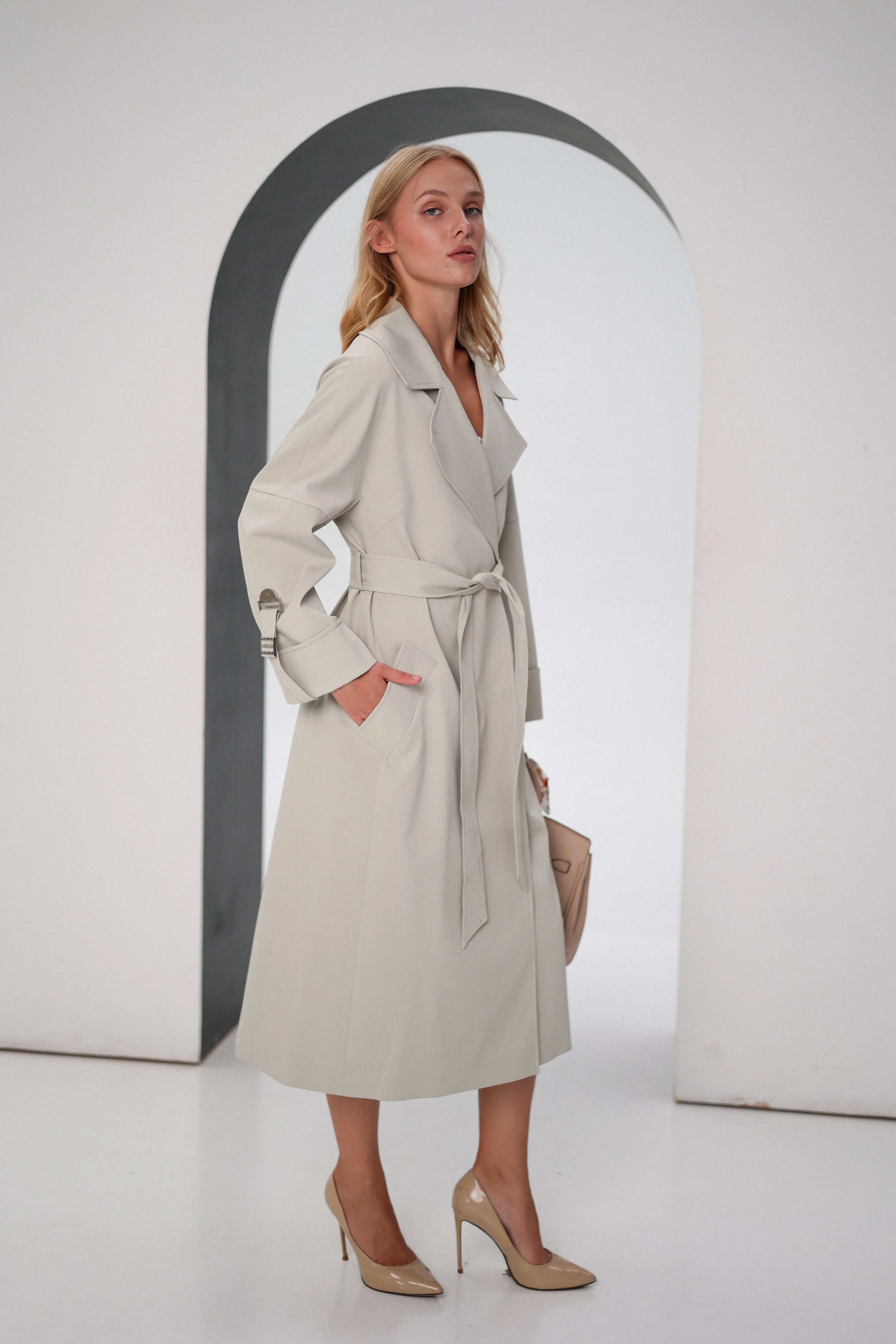 Aire Trench Coat in Dove