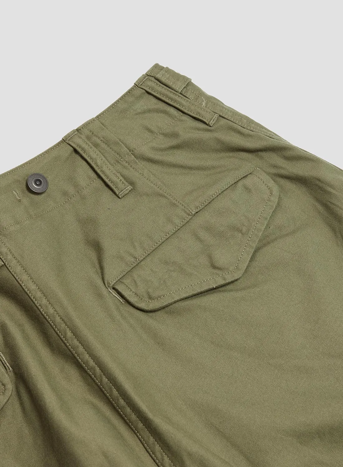 Army Cargo Shorts in Dark Green