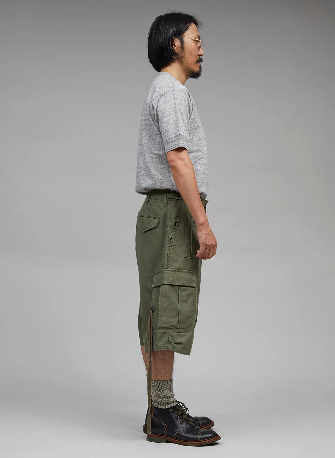 Army Cargo Shorts in Dark Green