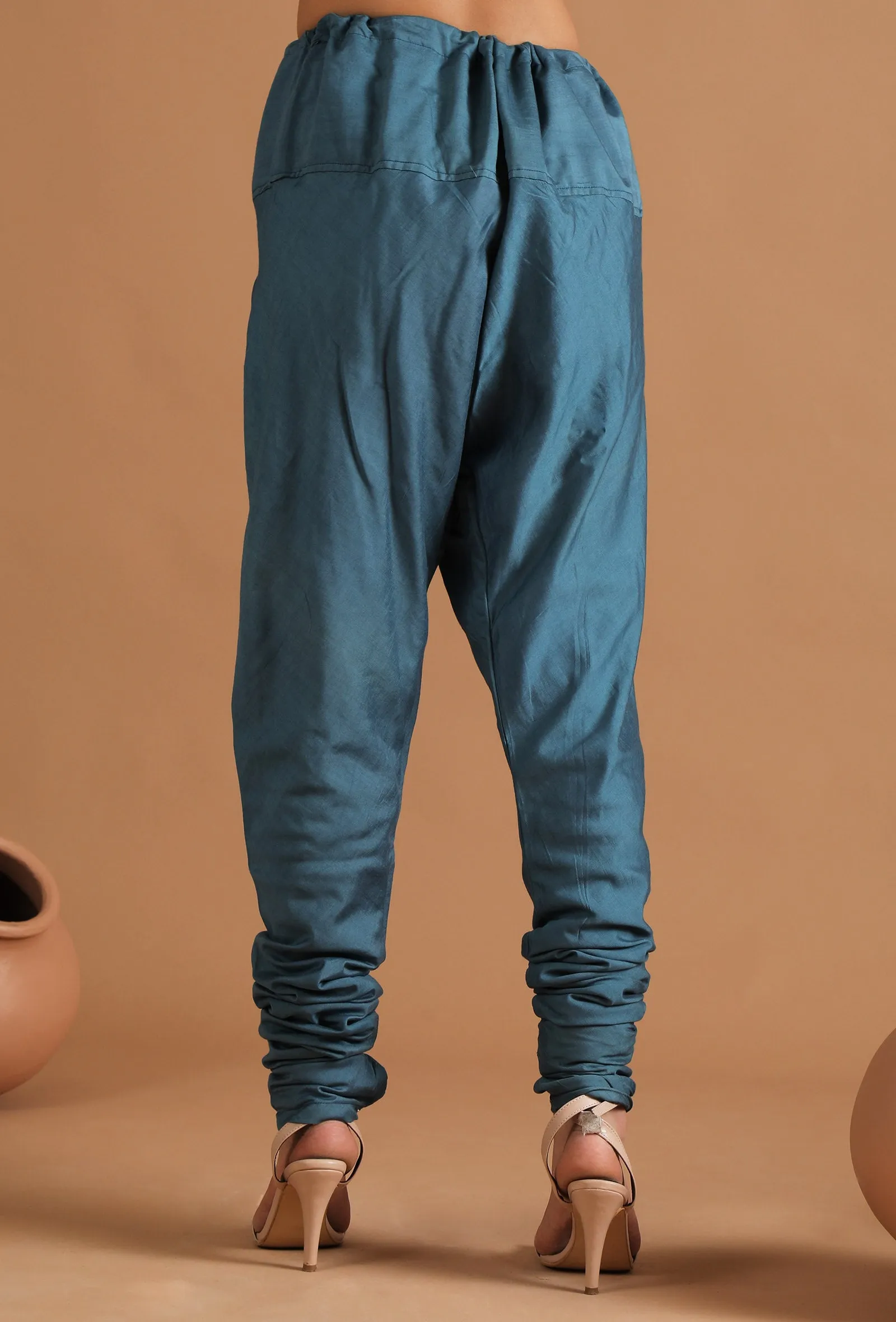 Ekaja Solid Chooridar Pants