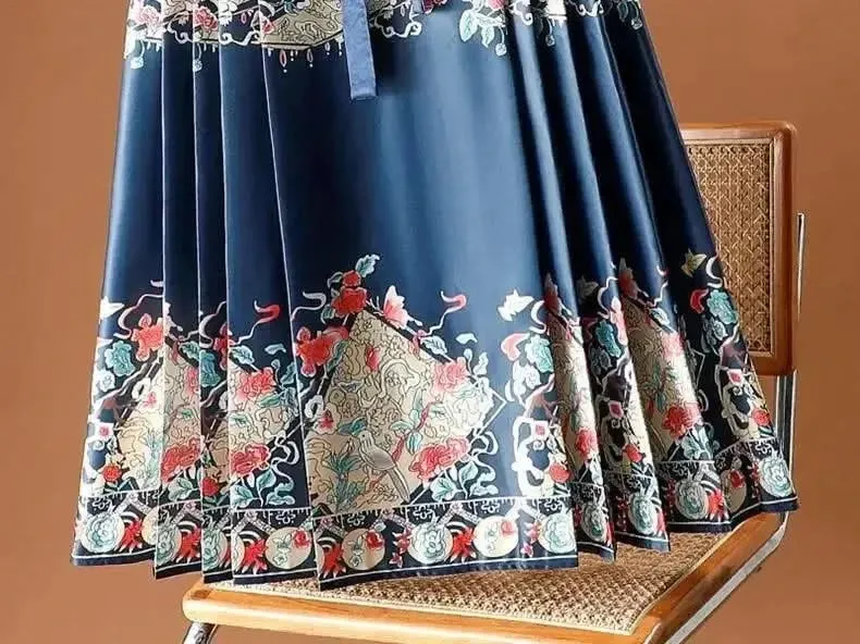 Elegant Chinese Style Pleated Maxi Skirt with Horse Face Print