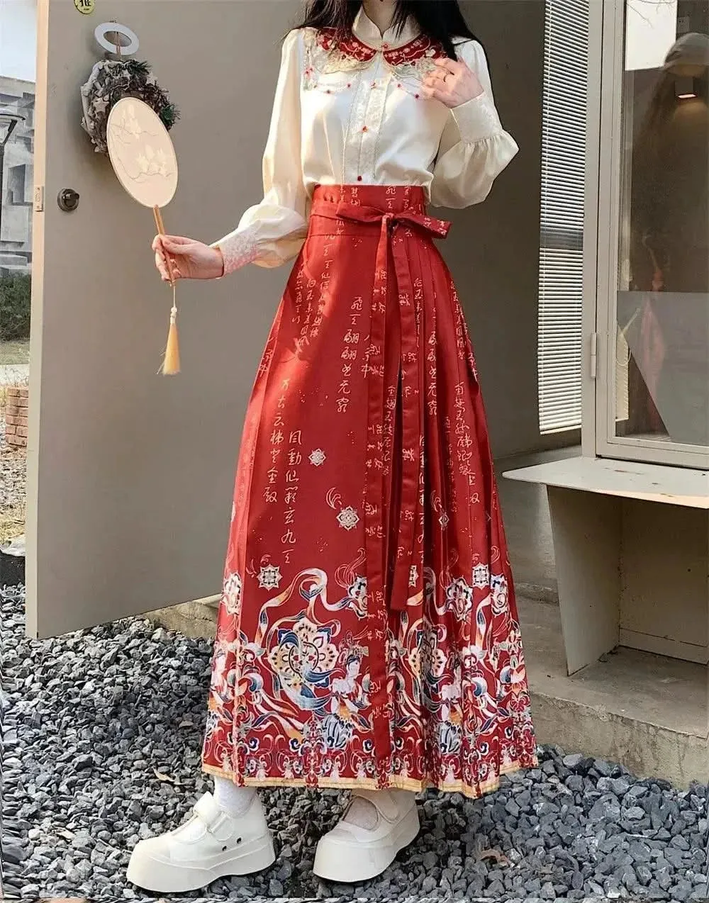 Elegant Chinese Style Pleated Maxi Skirt with Horse Face Print