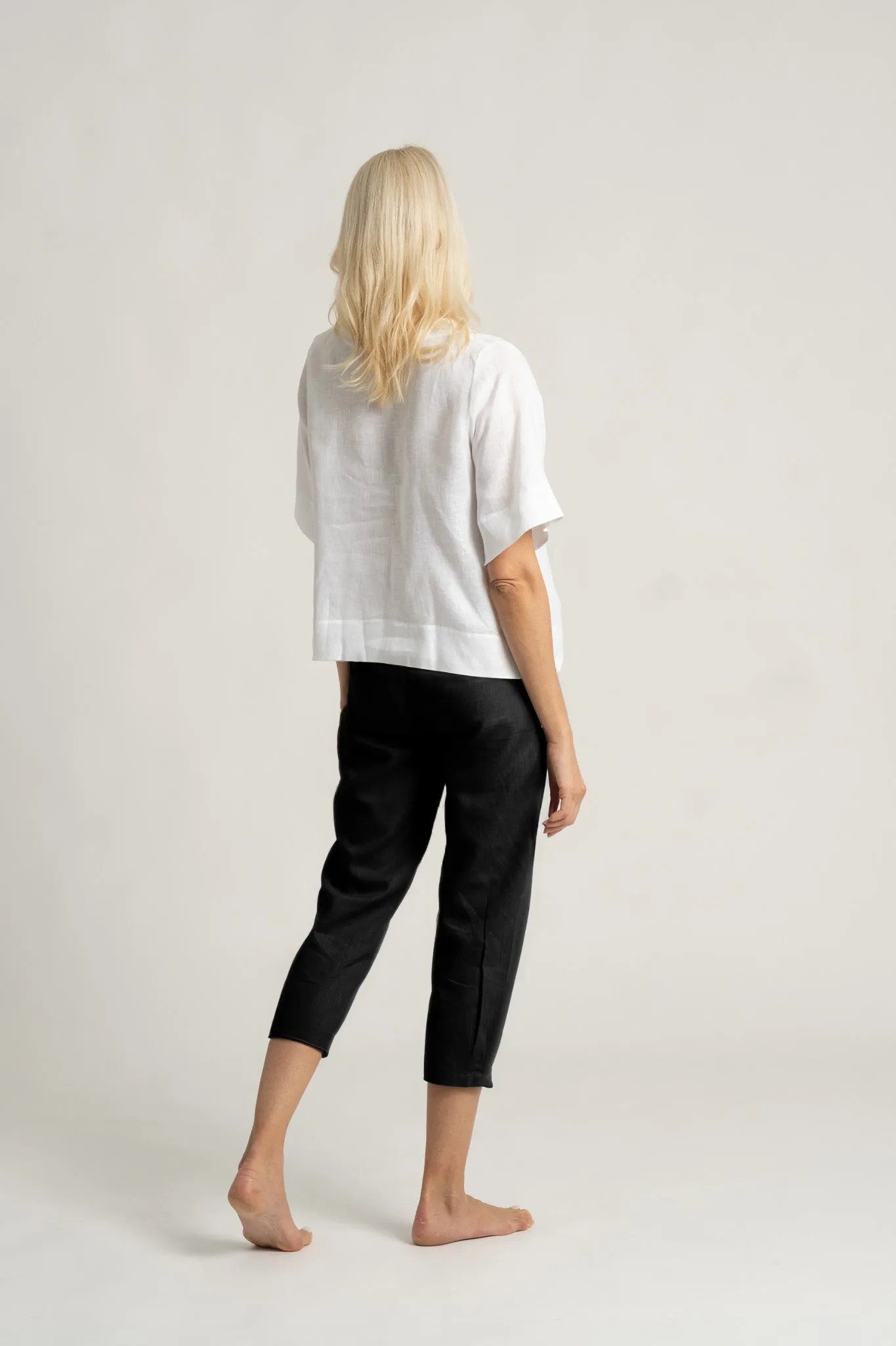 Eos Cropped Linen Pant Black