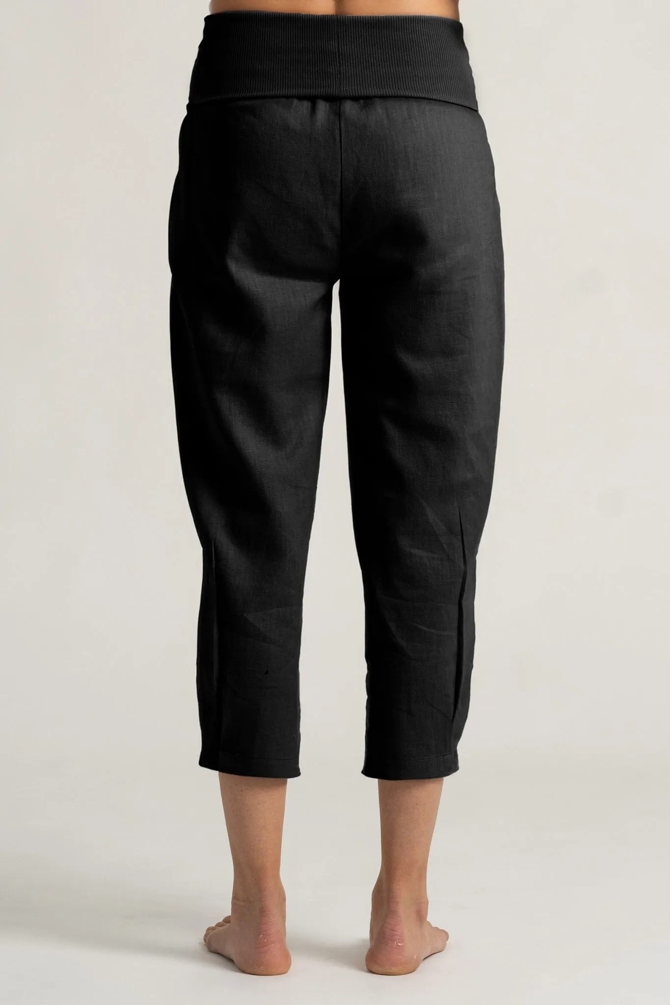 Eos Cropped Linen Pant Black