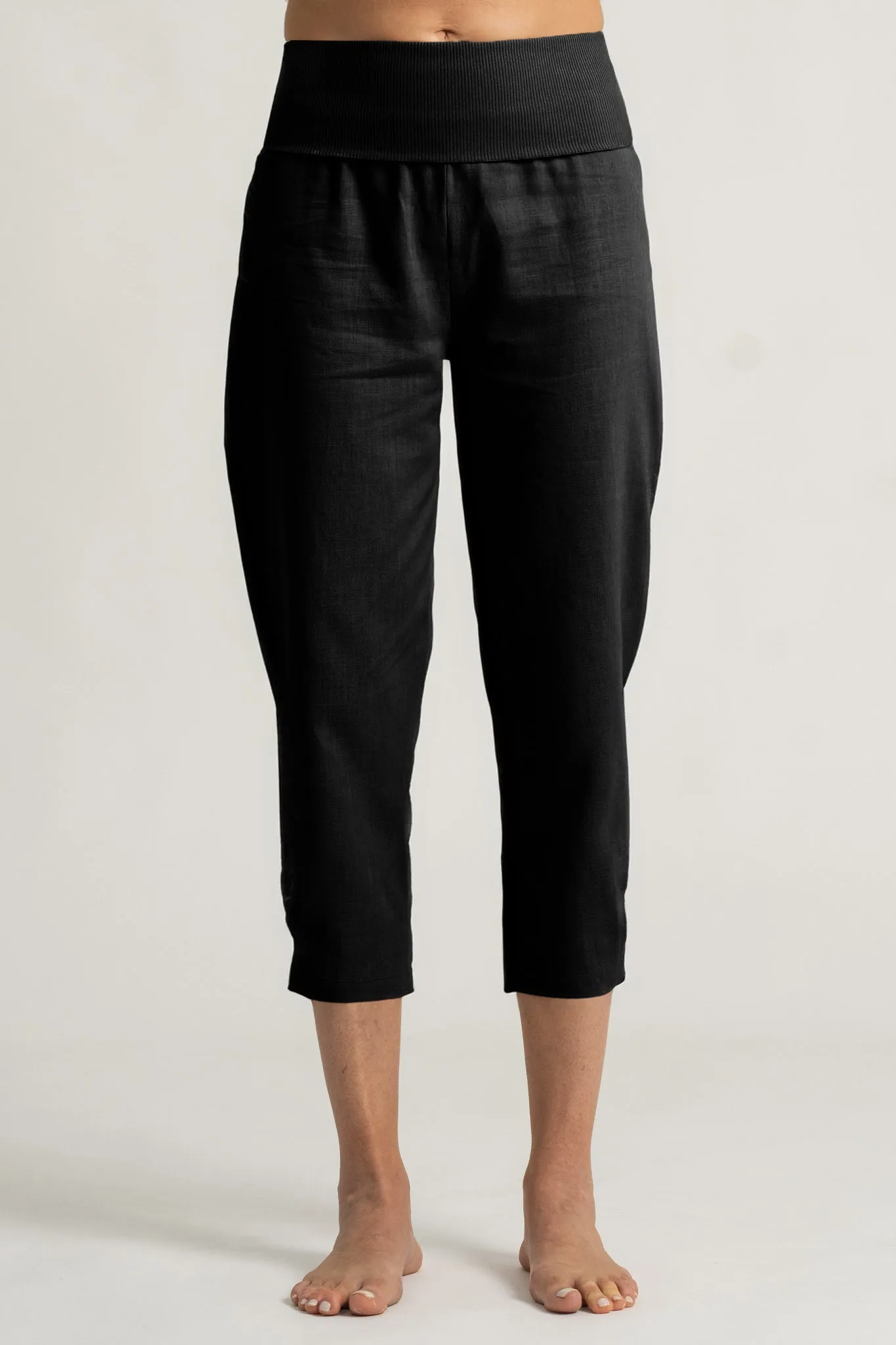 Eos Cropped Linen Pant Black