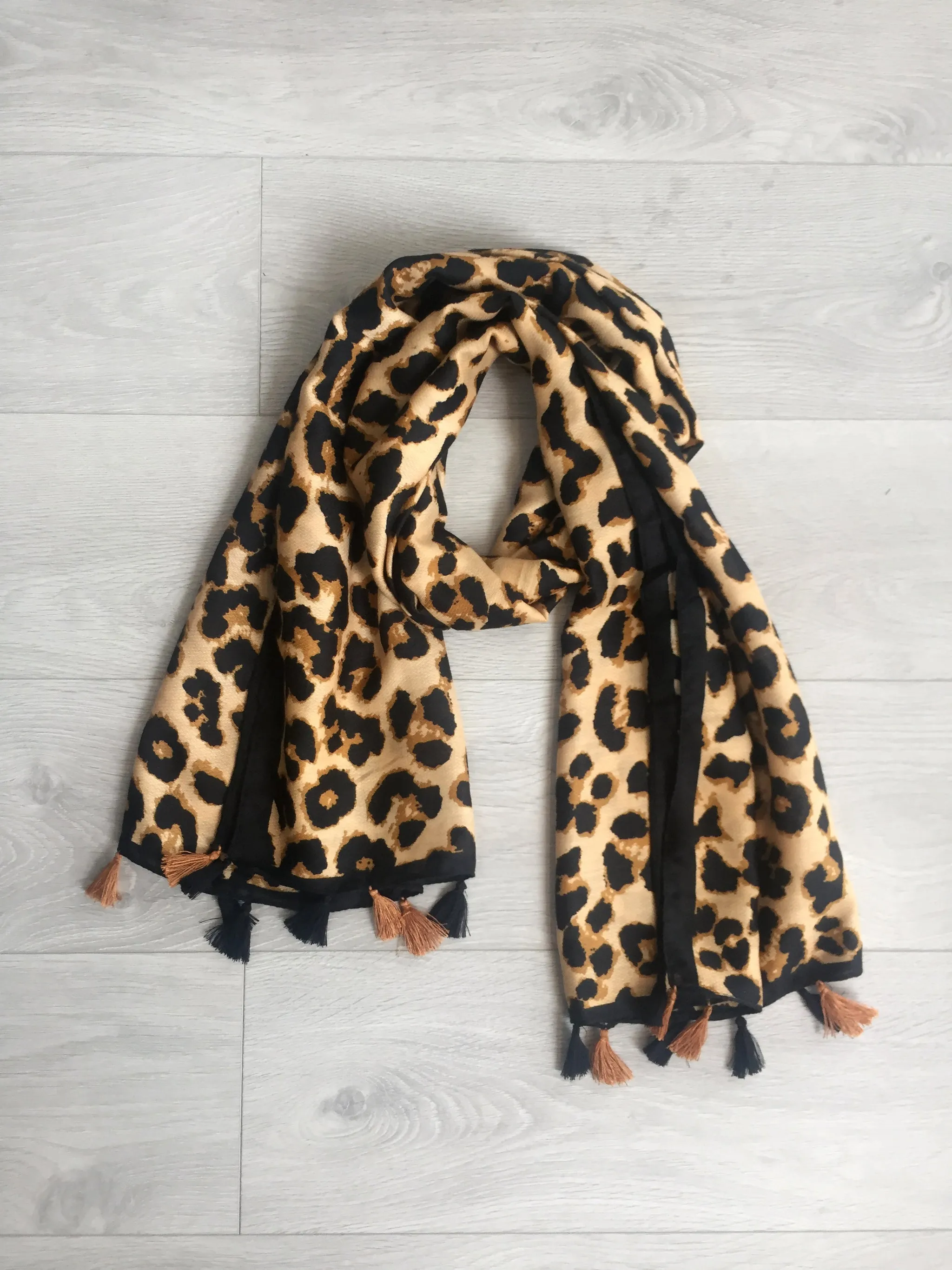 Jordan Camel Scarf by Leoni