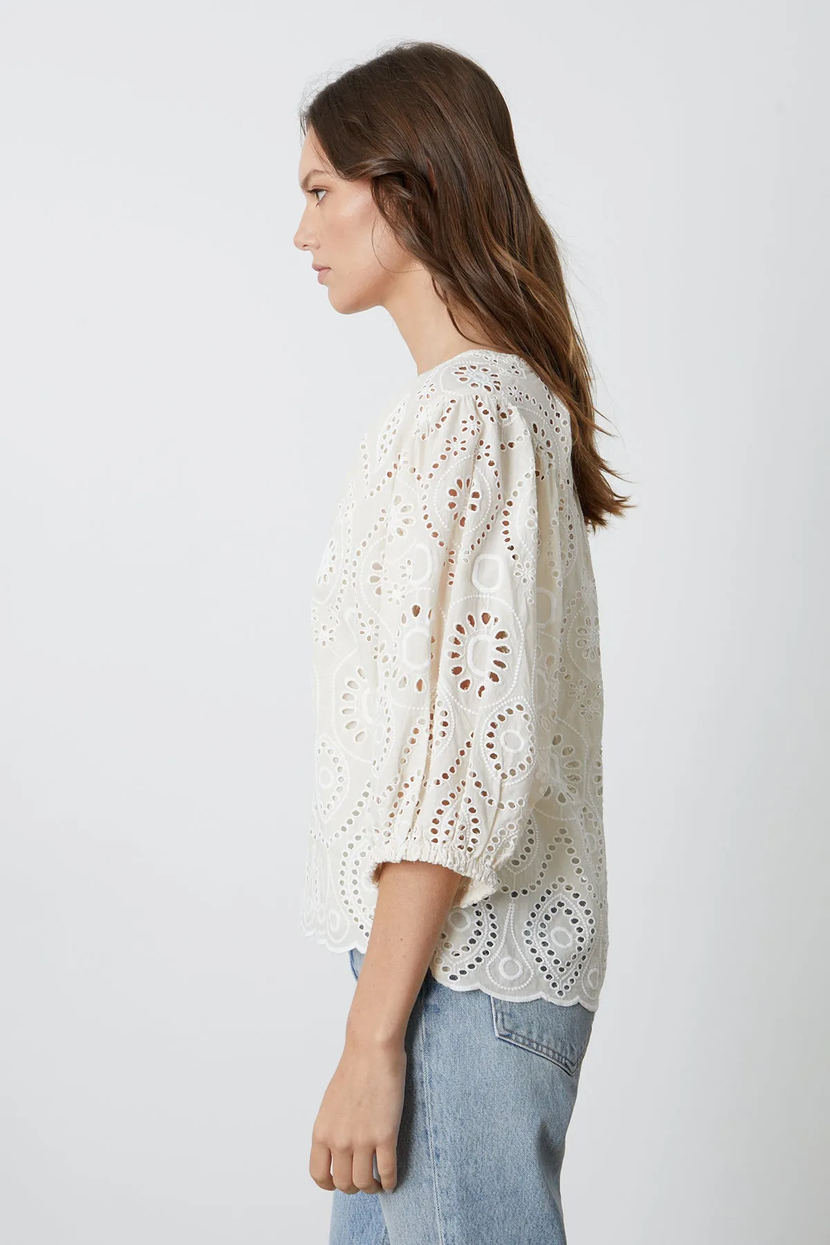 QUINN EYELET V-NECK TOP