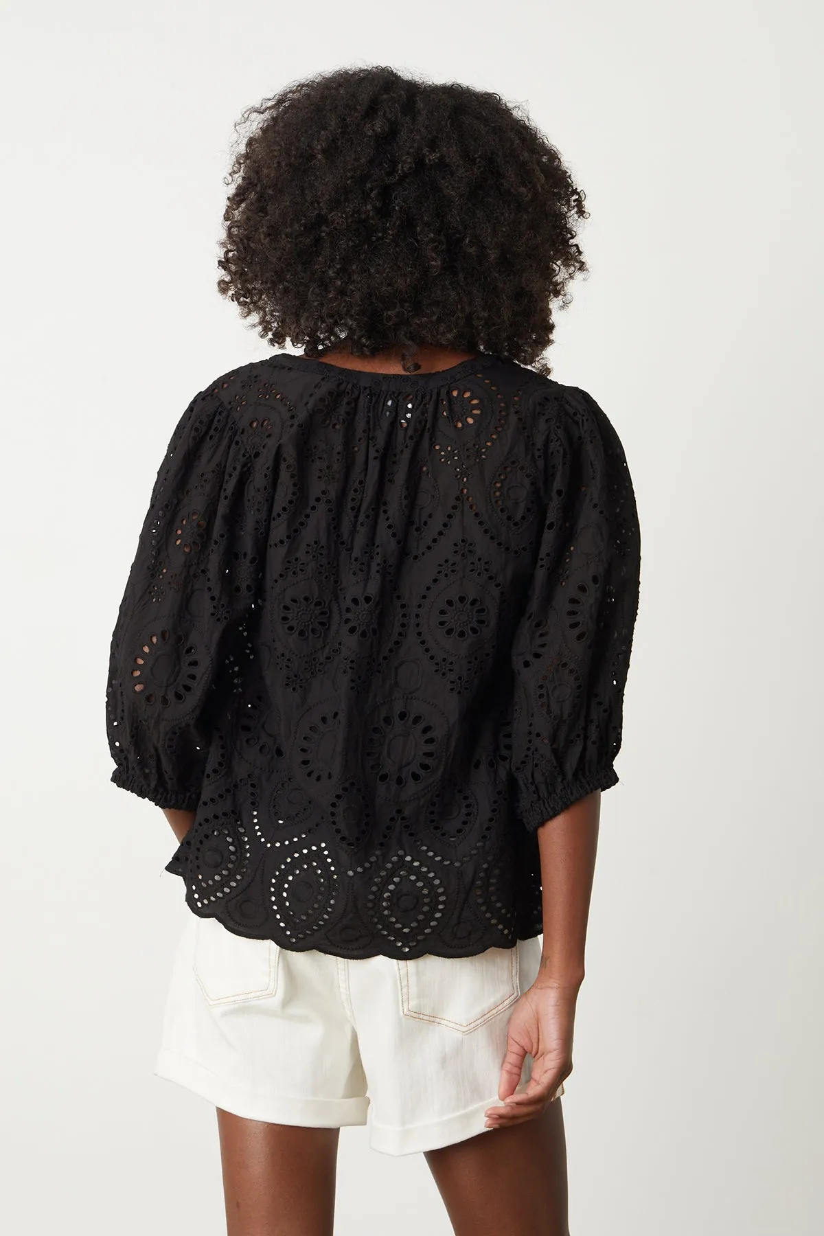 QUINN EYELET V-NECK TOP