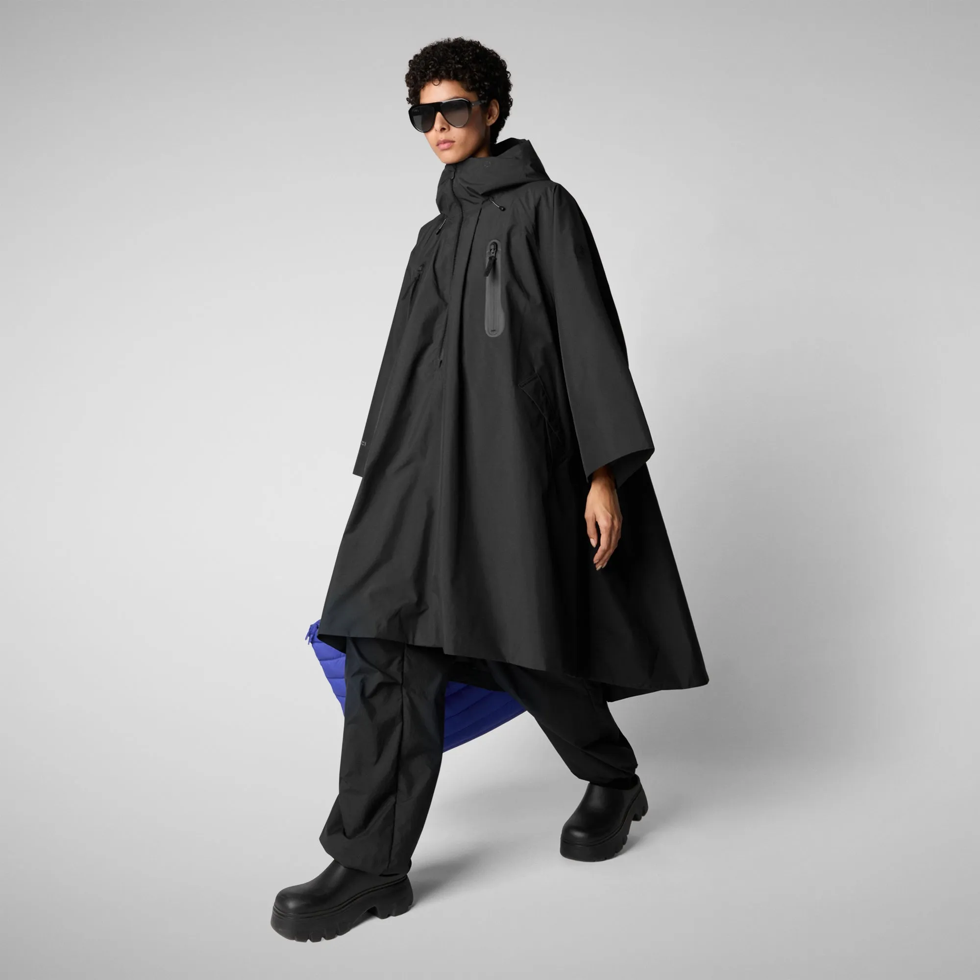 Women's cape kira in black